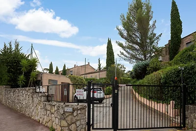 Elegantes Ferienhaus mit Pool