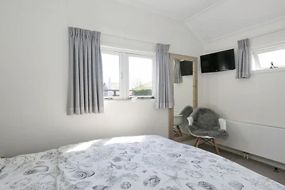 Hütte in Noordwijk mit Schwimmbecken