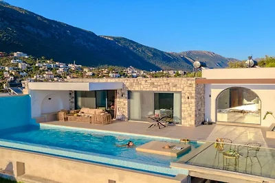 Villa in Kas mit Schwimmbecken