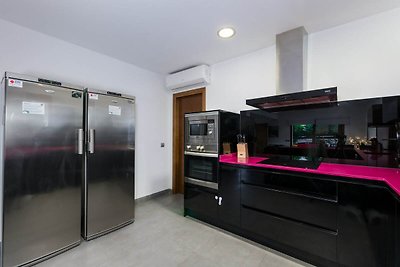 Moderna casa vacanze con mobili