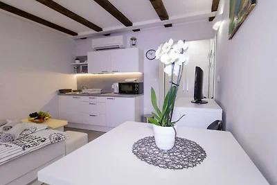 Piran Downtown Chic and Cozy Apartments - Cla...