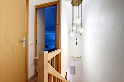 Renovierte Maisonette-Wohnung · Direkter Zuga...