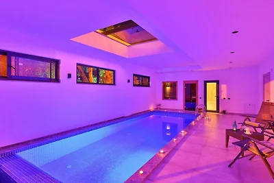 Villa in Kalkan mit Schwimmbecken