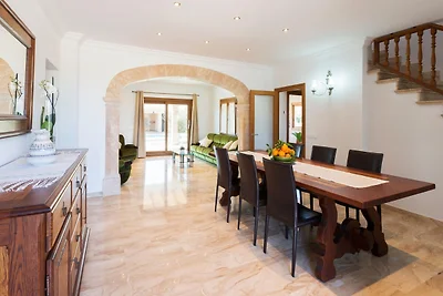Moderne rustieke landvilla met zwembad