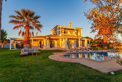 Villa in Pera vlakbij het strand