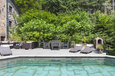Luxuriöse Ardennenvilla mit Pool und Sauna