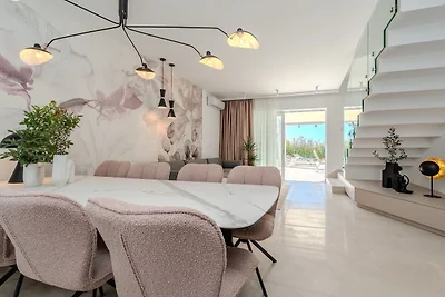 Villa Axia with pool
