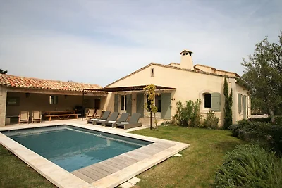 Grandeur Villa a Eygalières con piscina