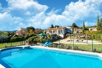 Ruhiges Ferienhaus mit privatem Pool