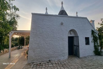 Trullo Milena con piscina privata a Fasano