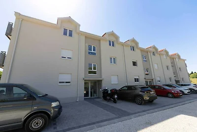 Kastel Stari Sunny Downtown Apartment with Te...