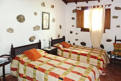 Wohnung in Moya mit Terrasse