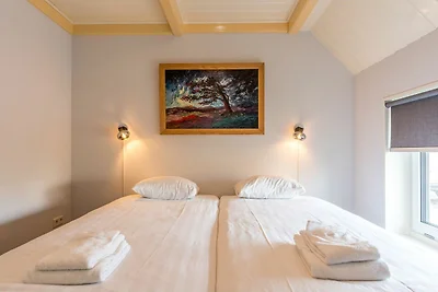 Ruhiges Ferienhaus in Texel mit Terrasse