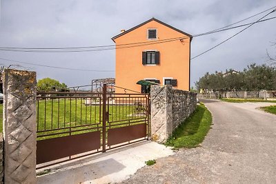 Adorabile casa con giardino e cucina esterna