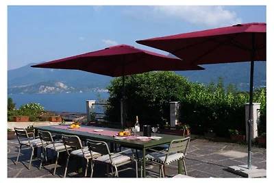 Ferienhaus in Ghiffa mit Schwimmbecken