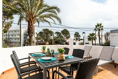 Wohnung in Fona in der Nähe des Sandstrandes