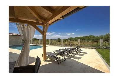Villa in Rošini mit Schwimmbecken