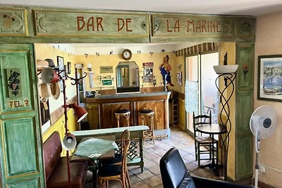 Appartement met Zeezicht en Zwembad