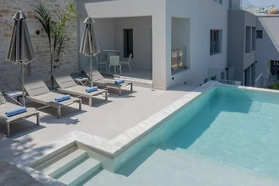 Villa in Rethymno mit Pool am Strand