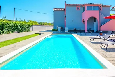 Holiday Home Marinela - Four Bedroom Holiday ...