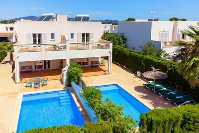 Moderne Villa mit Pool in Cala d'Or
