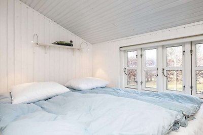 Gemütliches Ferienhaus in Hals mit Terrasse