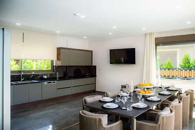 Villa in Antalya with swimming pool