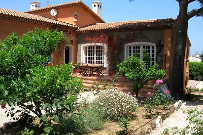 Moderna casa vacanze con giardino privato