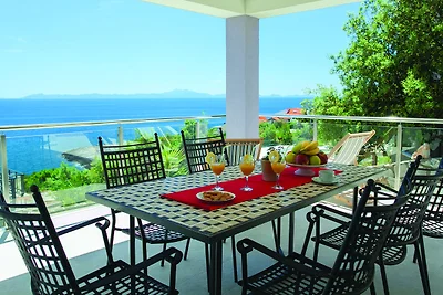 Charmantes Ferienhaus in Cara mit...