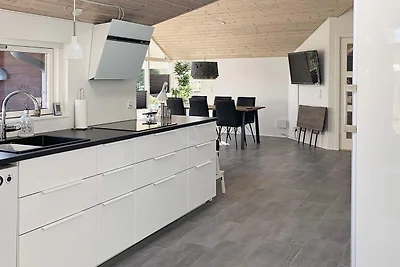 10 Personen Ferienhaus in Væggerløse-By Traum