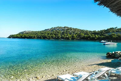 Appartamento a Zaboric vicino alla spiaggia