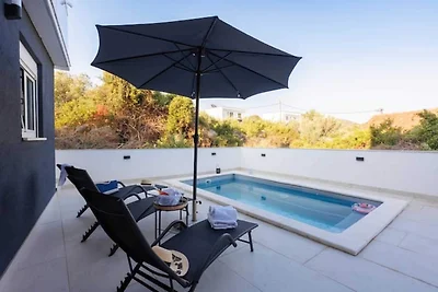 Ruhige Familienvilla an der Rogoznica-Küste