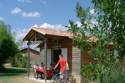 Vrijstaand chalet aan de oever van de Lot