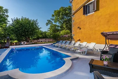 Villa a Šušnjevica con piscina