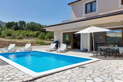 Villa in Slime met zwembad