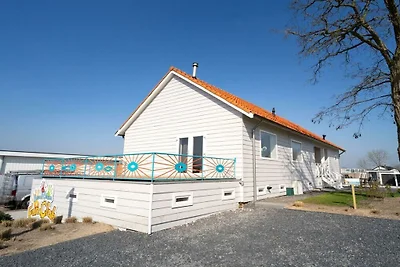 Ferienhaus in Nunspeet mit Terrasse