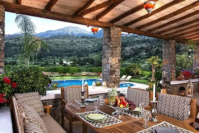 Haus mit Garten und Pool für alle