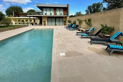 Provenzalische Villa mit Garten und Pool