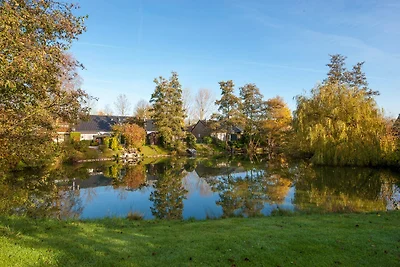 Villa in Aquadelta mit Gartenterrasse
