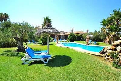 Villa in Can Picafort met zwembad en barbecue