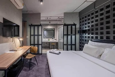 Executive Suite Chic | Bangkok City