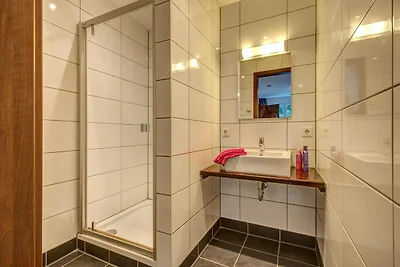 Villa in Deutschland mit Sauna & Talblick