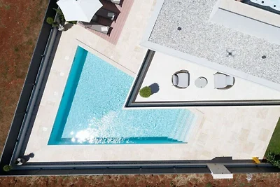Villa in Nova Vas met terras