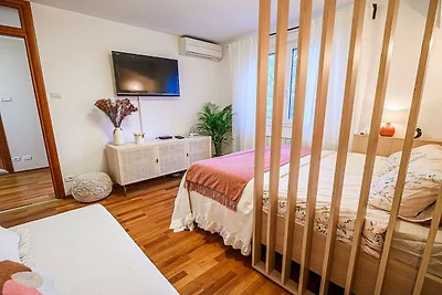 Elegant and Scenic Peaceful Apartments Portor...