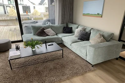 Am Wasser in Friesland (NI)