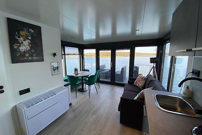 Luxe woonboot met prachtig uitzicht