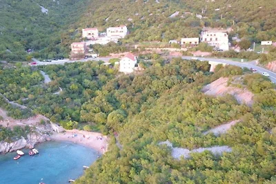 Studio Apartment with Terrace Leona