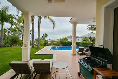 Villa in Marbella mit Schwimmbecken