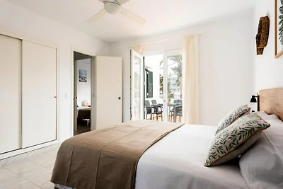 Wohnung in Fona in der Nähe des Sandstrandes