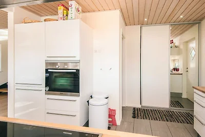 7 person home in Juelsminde